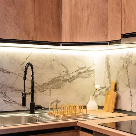 Thalia “ Muse Of Bucolic Poetry ” Apartment *