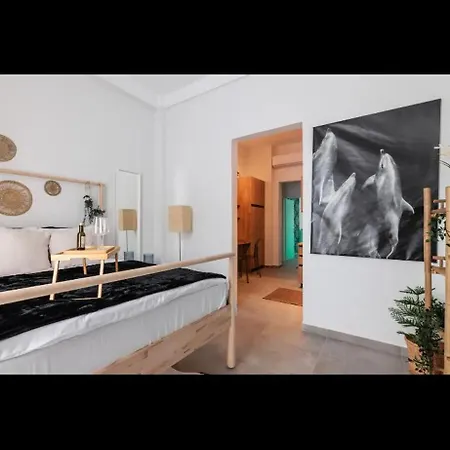 Thalia “ Muse Of Bucolic Poetry ” Apartment *