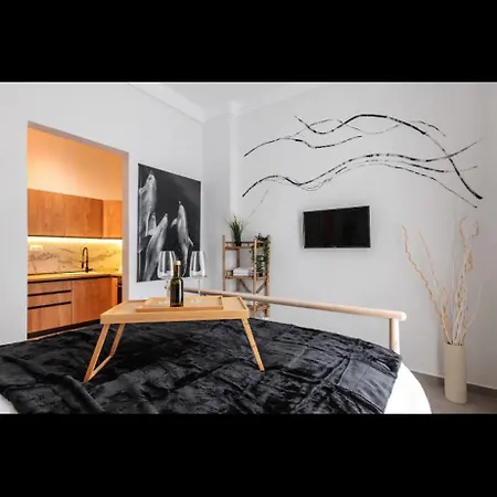 Thalia “ Muse Of Bucolic Poetry ” Apartment *