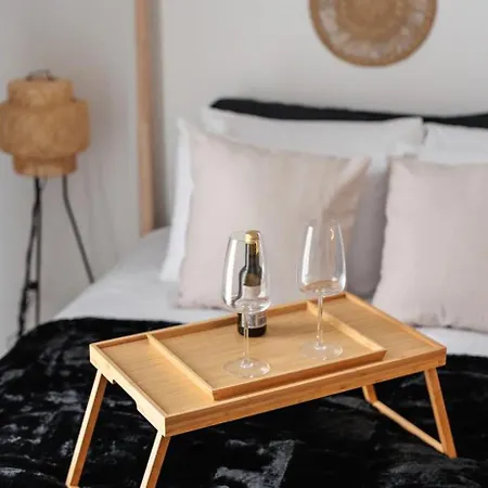 Thalia “ Muse Of Bucolic Poetry ” Apartment *