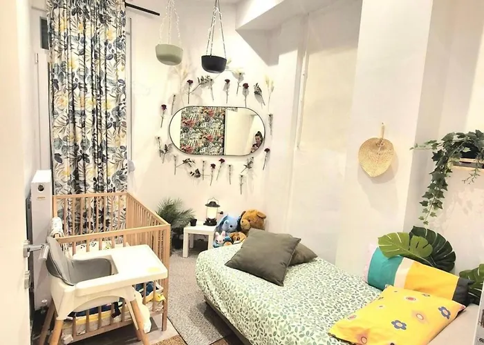 Thalia “ Muse Of Bucolic Poetry ” Appartement *